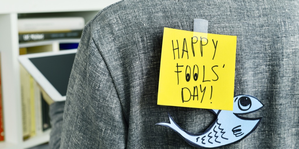 Nail April Fools Best Long Distance Pranks Runaway Suitcase