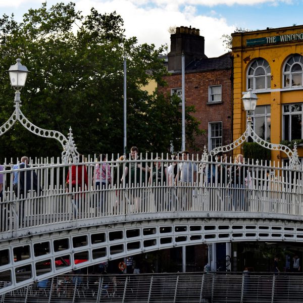 the-hapenny-bridge-2539599_1920