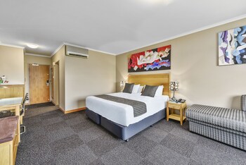 Deluxe Room, 1 King Bed