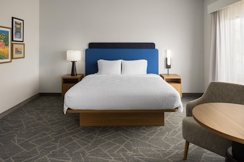 Deluxe Room, 1 King Bed with Sofa bed, Microwave