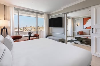 The Level, Suite, Terrace