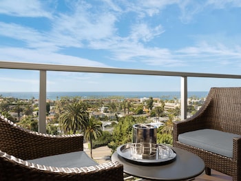 Room, 1 King Bed, Ocean View (High Floor)