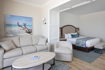 Junior Suite (King With Sleeper Sofa - Gulf Front)