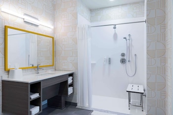 Studio Suite, 2 Queen Beds, Accessible (Roll-In Shower)