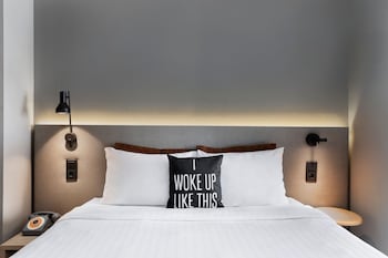 Room, 1 Queen Bed with Sofa bed, Balcony