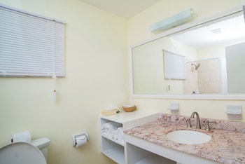 Studio, Kitchenette