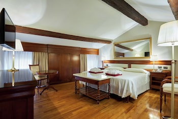 Classic Double or Twin Room