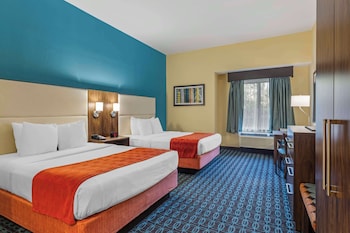 Standard Room, 2 Queen Beds, Non Smoking, Refrigerator & Microwave (1st Floor)