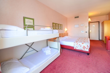 Quadruple Room, Lake View