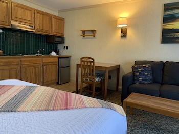 Room, Multiple Beds, Kitchenette, Ground Floor