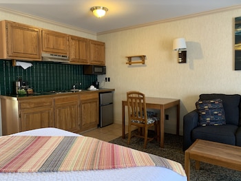 Room, Multiple Beds, Kitchenette, Ground Floor