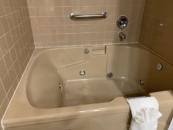 Room, 1 Queen Bed, Jetted Tub