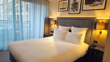 Deluxe Room, 1 Queen Bed