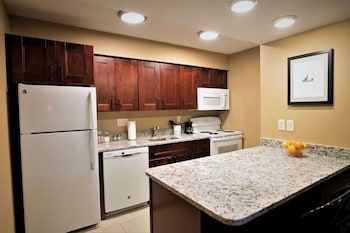 Luxury Studio Suite, 2 Queen Beds, Kitchen