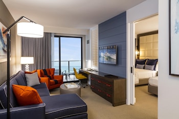 Suite, 2 Queen Beds, Ocean View (Twin Dolphin Tower)