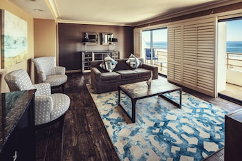 Deluxe Suite, 1 King Bed, Oceanfront (Huntington Tower)