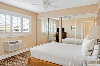 Suite, 2 Bedrooms (Garden Side, One King and One Queen)
