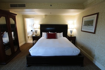 Suite, 1 Bedroom (Commonwealth Suite)