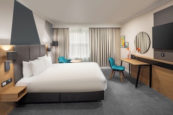 Standard Room, 1 Queen Bed, Accessible