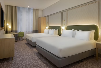 Room, Multiple Beds
