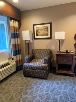 Standard Room, 1 King Bed, Bathtub (Hearing, Mobility)