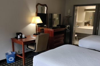 Standard Room, 2 Double Beds, Roll-in Shower, Non Smoking (Handicap Accessible)