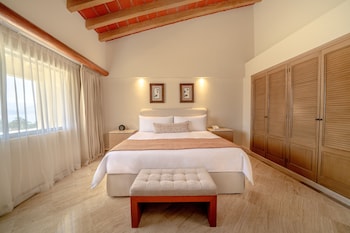 Superior Suite (Master)