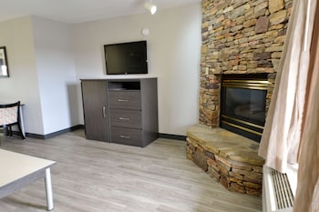 Suite, 1 King Bed, Non Smoking, Jetted Tub (with Sofabed)