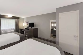 Standard Room, 2 Queen Beds, Non Smoking, Refrigerator