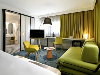 Family Suite, 1 King Bed with Sofa bed