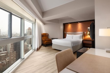 Deluxe Room, 1 Queen Bed, City View (Queen)
