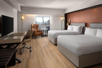 Room, 2 Double Beds, City View