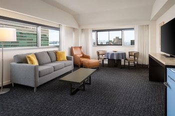 Signature Suite, 1 King Bed with Sofa bed, Mobility Accessible