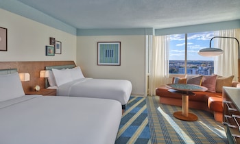 Standard Room, 2 Queen Beds (High Floor)