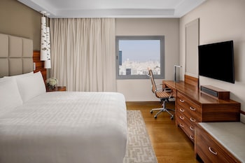 Suite, 1 Bedroom, Smoking (Club)