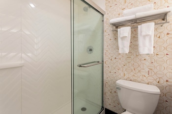 Suite, 1 Bedroom (Walkin Shower)