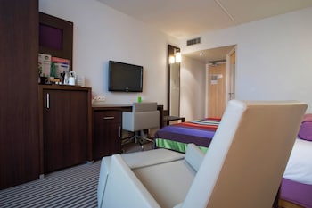 Standard Room, 1 Queen Bed