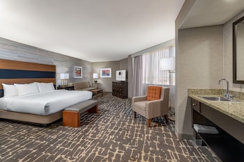 Room, 1 King Bed, Corner