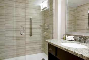 Room, 2 Queen Beds, Mountain View
