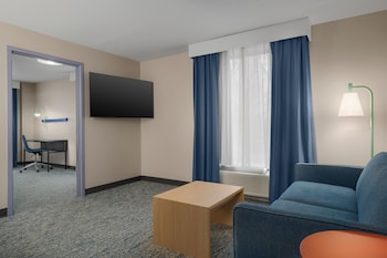 Suite, 1 King Bed (Additional Living Area)