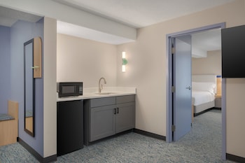 Suite, 1 King Bed (Additional Living Area)