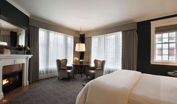 Premier Room, 1 King Bed, Corner