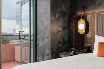 Room, 1 King Bed, Terrace