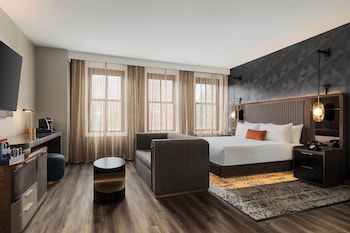 Deluxe Room, 1 King Bed with Sofa bed