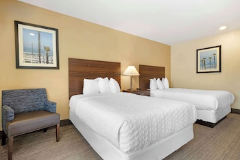 Standard Room, 2 Double Beds, Microwave, Pool View