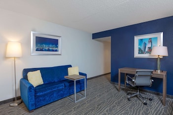 Deluxe Suite, 2 Queen Beds, Non Smoking, City View