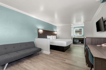 Studio Suite, 1 King Bed (with Futon)
