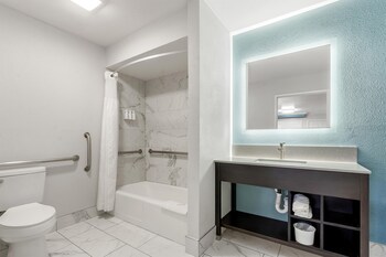 Studio Suite, 1 King Bed (with Futon)