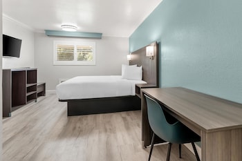 Studio Suite, 1 King Bed, Accessible
