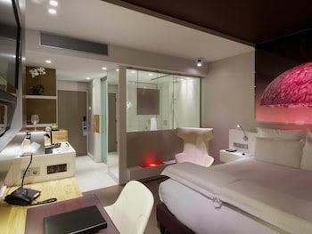 Deluxe Room, 1 Queen Bed